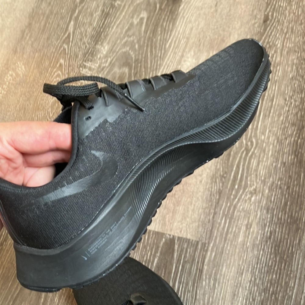 Nike - Picture 16 of 17